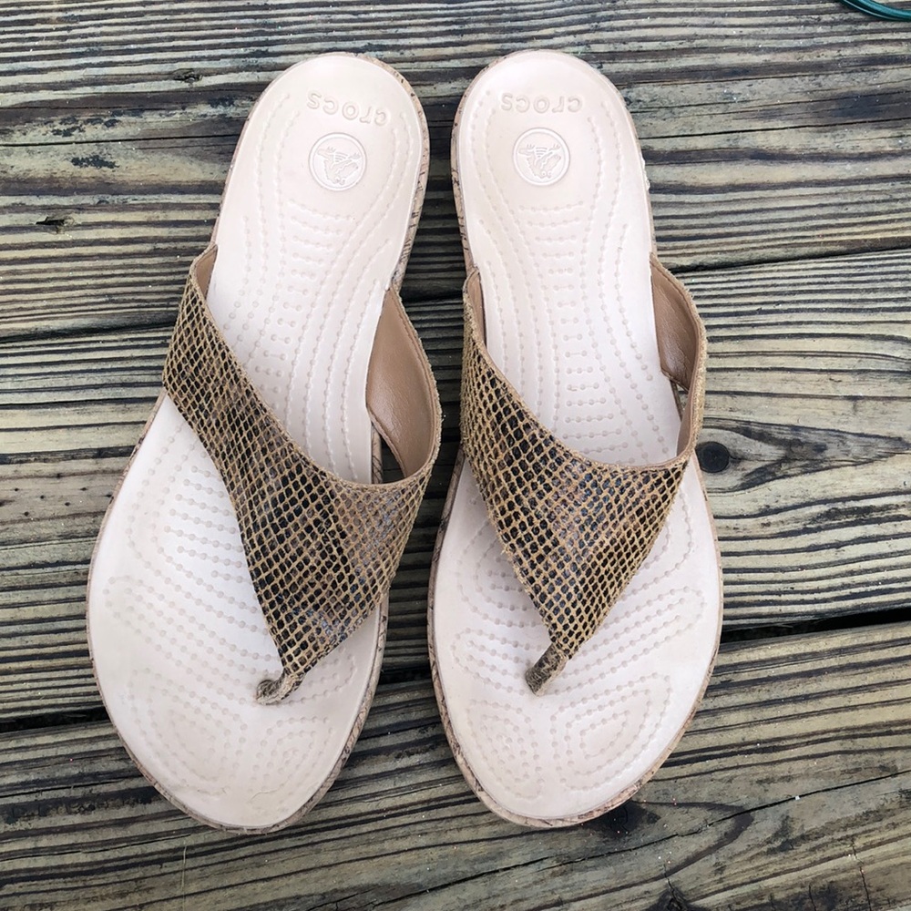 Women’s crocs size 10